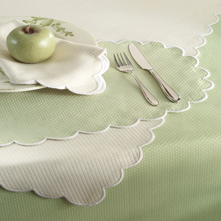 Savannah Gardens Oblong Tablecloth 68 X 126 - Jabbour Linens