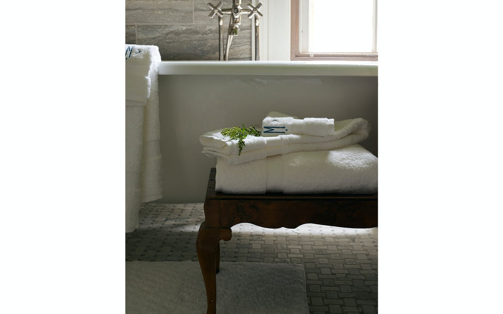 Lotus Bath Towel 30 x 56 (2 pcs) - Jabbour Linens