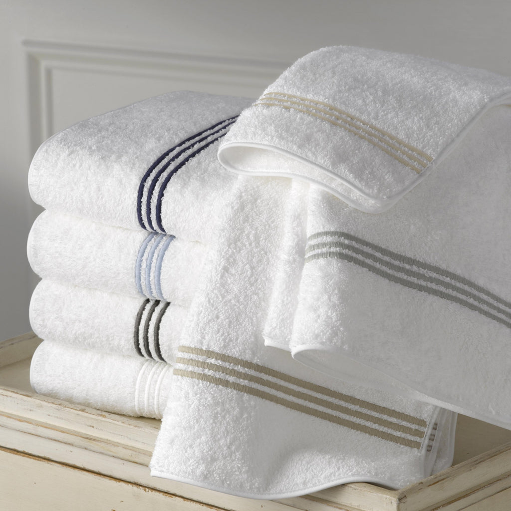 Matouk Marlowe Bath Towel - Silver