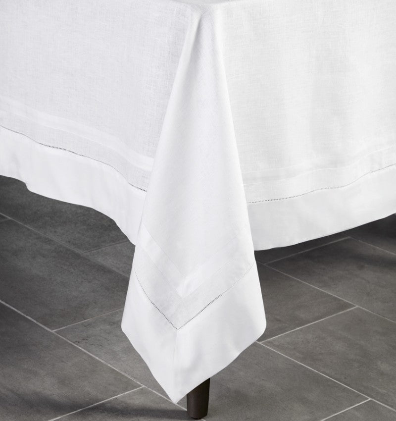Tipton Oblong Tablecloth 66 X 86 - Jabbour Linens