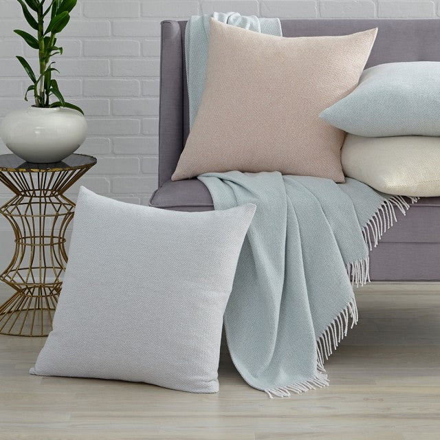 https://jabbourlinens.com/cdn/shop/products/terzo_decorative_pillow_1.jpg?v=1588298451